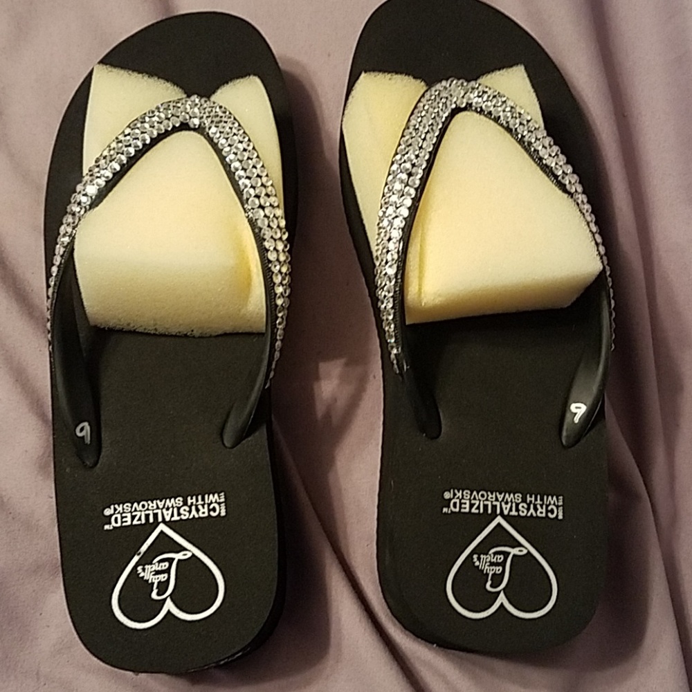 1 pair of Lady Lanells sandals Swarovski crystals